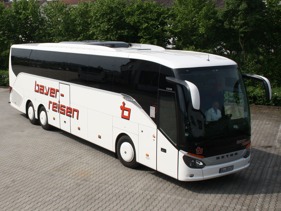 Kommen Sie sicher an Ihr Ziel mit den Reisebussen der Robert Bayer GmbH.
